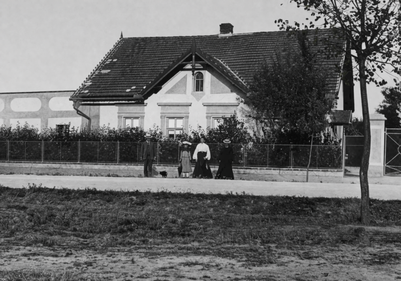 Dnešní Vinotéka c.p. 9 